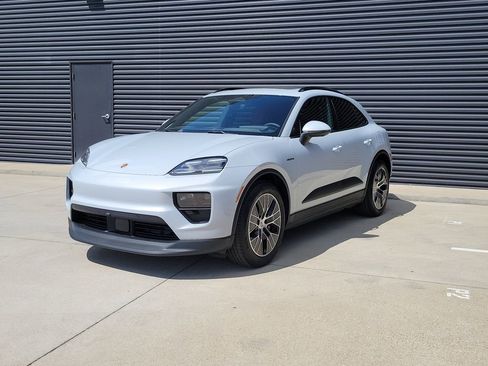 New 2026 Porsche Macan 4 Electric AWD/4WD image 1