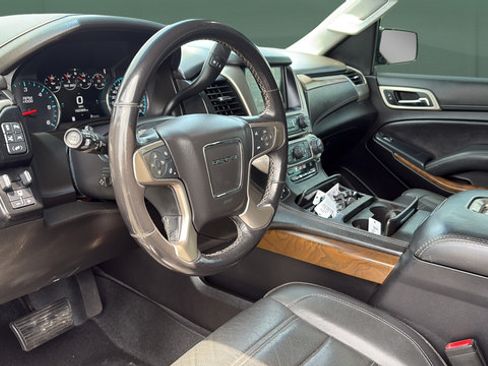 Used 2019 GMC Yukon XL Denali w/ Denali Ultimate Package AWD/4WD image 13