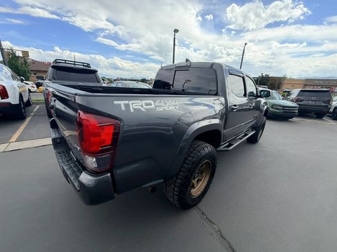 Used 2019 Toyota Tacoma TRD Sport w/ Technology Package AWD/4WD image 3