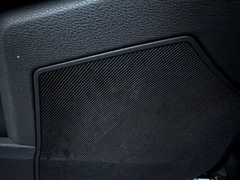 Used 2013 Mercedes-Benz E 350 E 350 Sedan 4D image 31