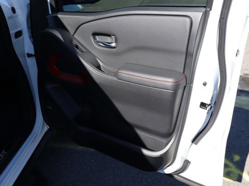 Used 2023 Nissan Frontier PRO-4X w/ Pro-4X Premium Package image 38