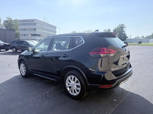 Used 2017 Nissan Rogue S FWD image 3