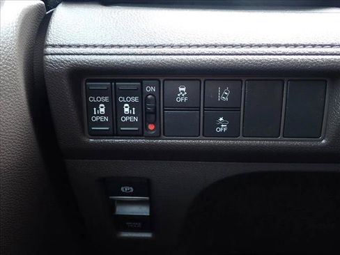 Used 2018 Honda Odyssey EX image 23