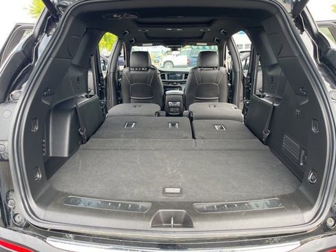 Used 2023 Buick Enclave Avenir image 26