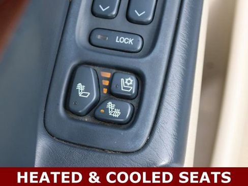 Used 2005 Cadillac De Ville w/ Limited Edition Package image 14