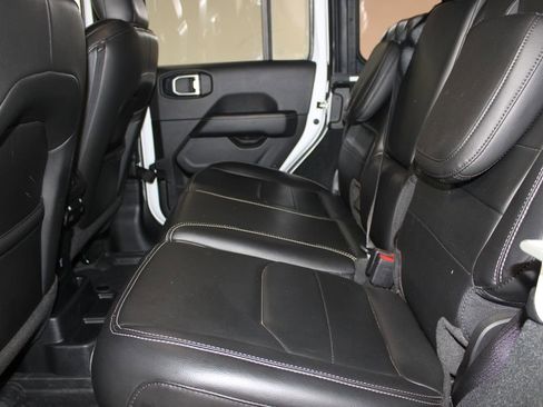 Used 2023 Jeep Wrangler Unlimited Sahara w/ Cold Weather Group AWD/4WD image 23