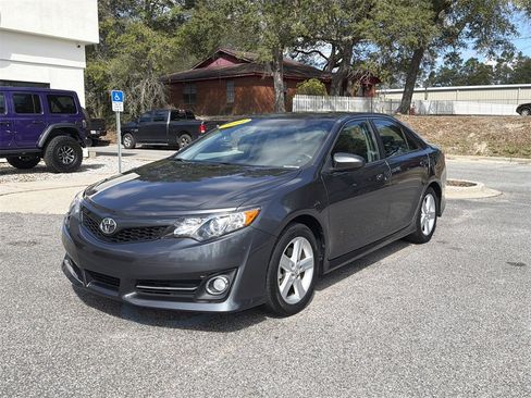 Used 2014 Toyota Camry SE image 9