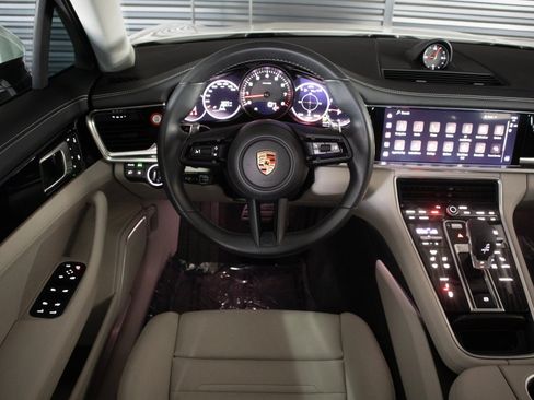 Certified 2023 Porsche Panamera 4 w/ Premium Package AWD/4WD image 15