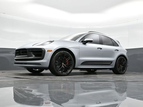 Certified 2024 Porsche Macan GTS image 34
