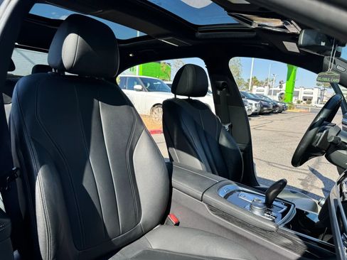 Used 2019 BMW 740i w/ M Sport Package RWD image 17