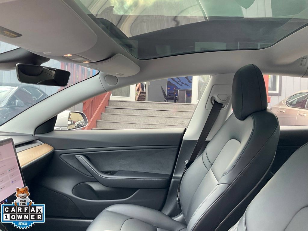 Used 2018 Tesla Model 3 Long Range RWD image 19
