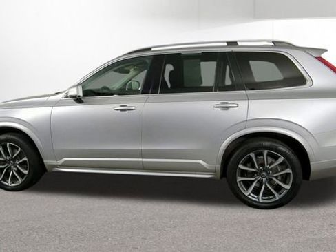 Used 2019 Volvo XC90 T5 Momentum w/ Multimedia Package image 7