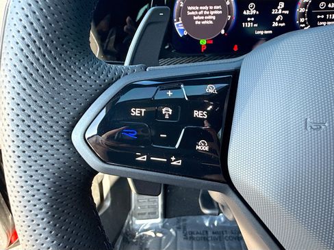 Used 2025 Volkswagen Golf R Black Edition image 29