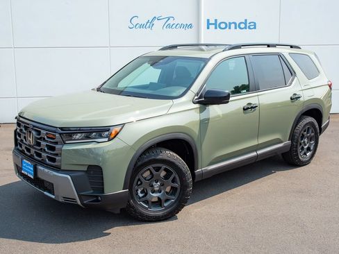 New 2026 Honda Pilot TrailSport image 2
