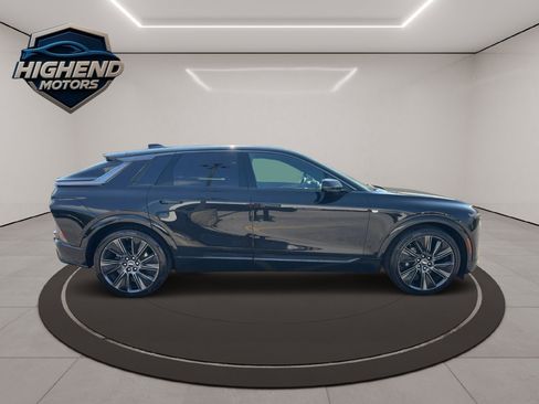 Used 2024 Cadillac Lyriq Sport image 7