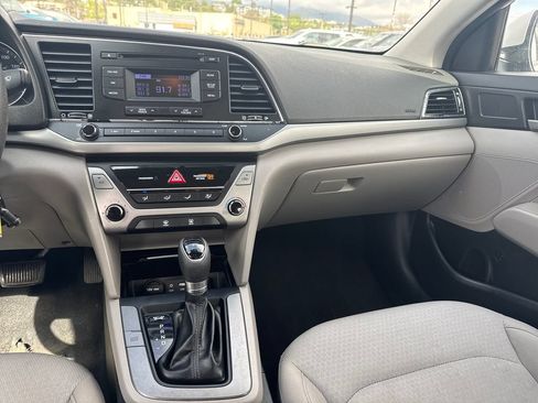 Used 2017 Hyundai Elantra SE FWD image 18
