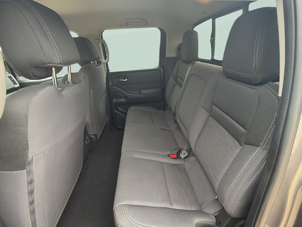 Used 2024 Nissan Frontier SV w/ SV Convenience Package AWD/4WD image 16