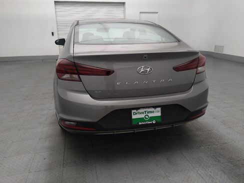 Used 2020 Hyundai Elantra SE FWD image 6