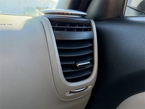 Used 2014 Kia Soul + image 24