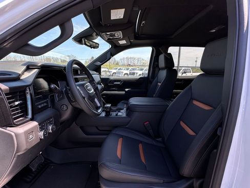 New 2026 GMC Sierra 1500 AT4 w/ AT4 Premium Package AWD/4WD image 16