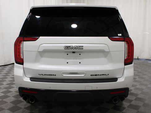 Used 2023 GMC Yukon XL Denali AWD/4WD image 32