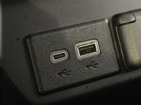 Used 2023 Chevrolet Silverado 2500 LT w/ Convenience Package image 19