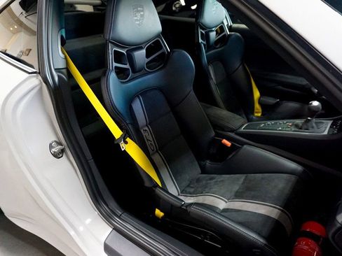 Used 2018 Porsche 911 GT3 image 37