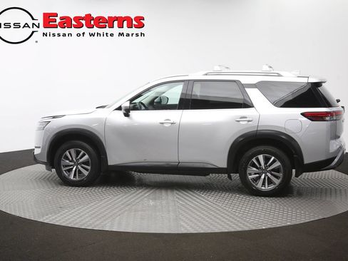 Used 2023 Nissan Pathfinder SL AWD/4WD image 62