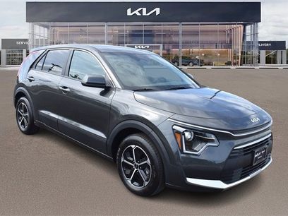 New 2025 Kia Niro LX