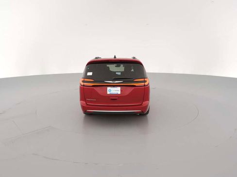 New 2026 Chrysler Pacifica Pinnacle image 10
