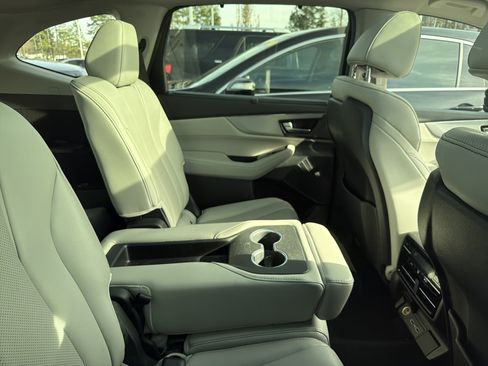 Certified 2023 Acura MDX FWD w/ Technology Package image 29