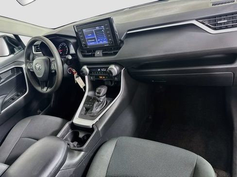 Used 2021 Toyota RAV4 LE w/ Carpet Mat Package (TMS) AWD/4WD image 30