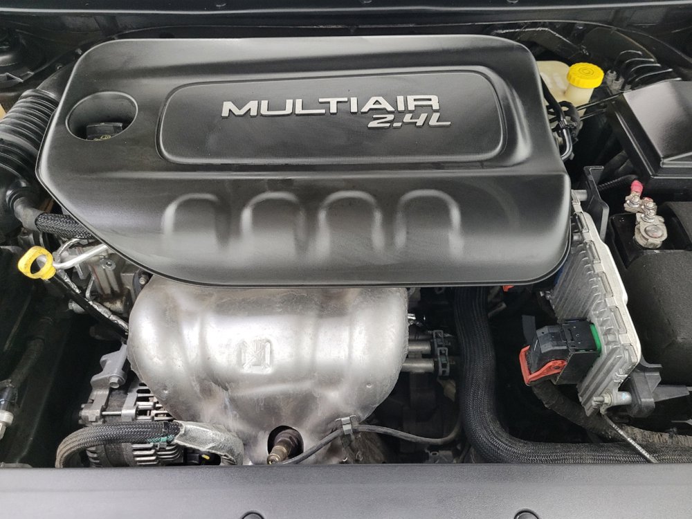 Used 2015 Chrysler 200 Limited FWD image 30