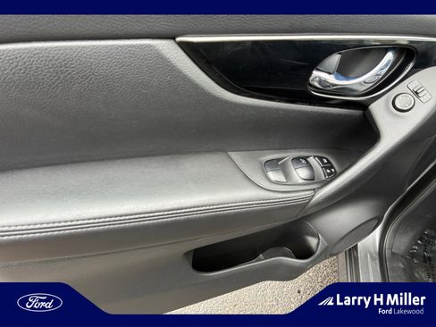 Used 2017 Nissan Rogue Sport SL image 13