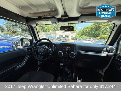 Used 2017 Jeep Wrangler Unlimited Sahara w/ Connectivity Group AWD/4WD image 12
