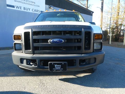Used 2010 Ford F350 XL image 3