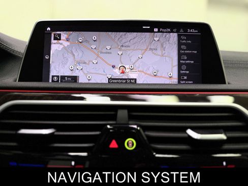 Used 2021 BMW 750i xDrive image 31