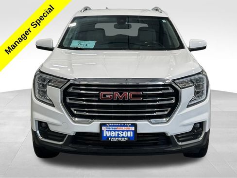 Used 2022 GMC Terrain SLT image 2