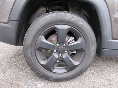 Used 2019 Jeep Compass Latitude w/ Popular Equipment Group image 14