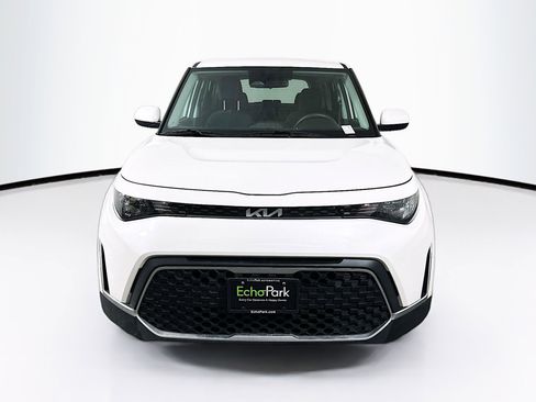 Used 2025 Kia Soul LX w/ LX Technology Package FWD image 2