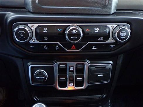 Used 2022 Jeep Gladiator Sport image 17