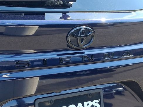 Used 2026 Toyota Sienna XSE image 30