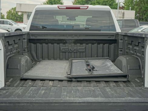 Used 2023 GMC Sierra 1500 Elevation image 9