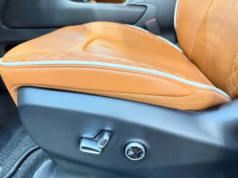 New 2026 Chrysler Pacifica Pinnacle image 30