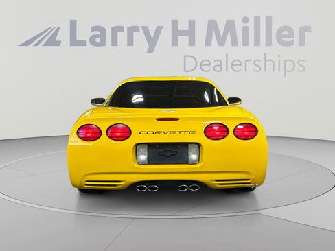 Used 2003 Chevrolet Corvette Coupe w/ Preferred Equipment Group RWD image 4
