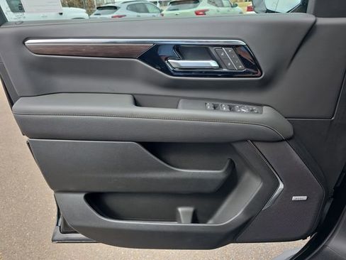 New 2026 Chevrolet Suburban Premier w/ Sun And Tow Package image 18