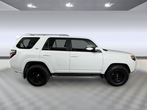 Used 2017 Toyota 4Runner SR5 Premium RWD image 8