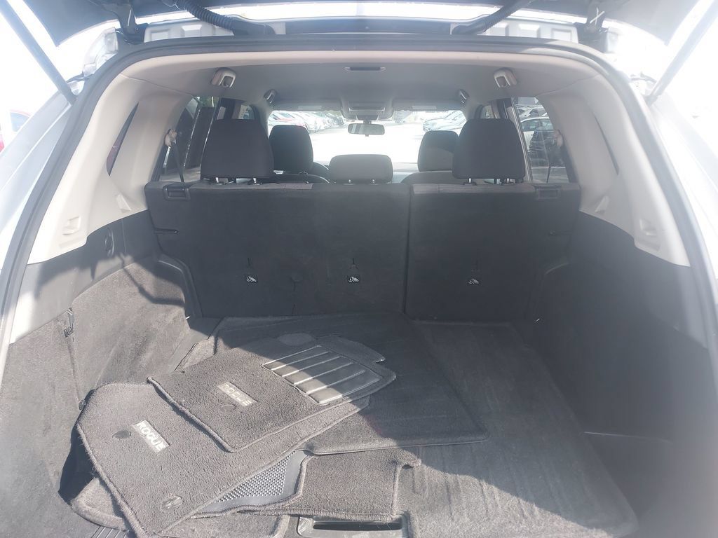 Used 2021 Nissan Rogue SV AWD/4WD image 29