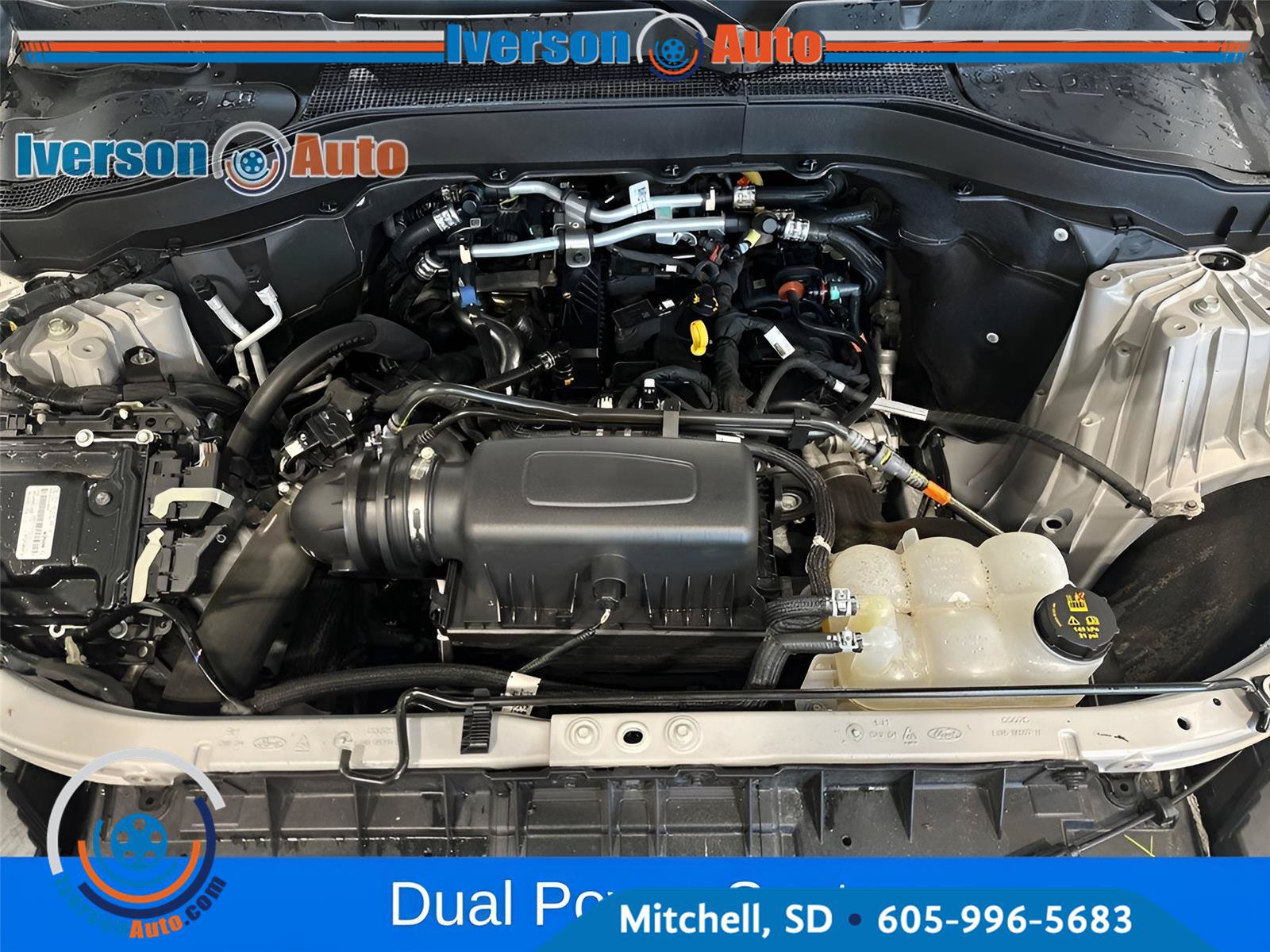 Used 2024 Ford Explorer XLT w/ Equipment Group 202A AWD/4WD image 12