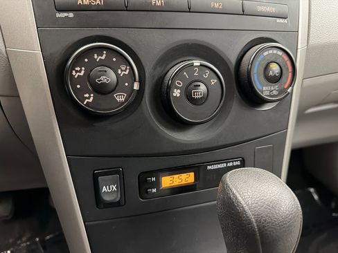 Used 2010 Toyota Corolla LE image 15